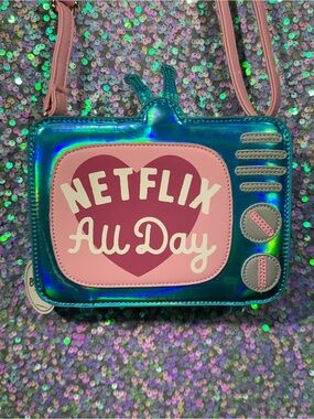 NWT Bewaltz “Netflix All Day” Holographic TV Television Crossbody